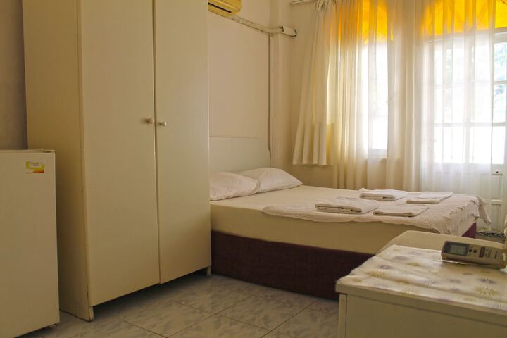 Room 5 of 28
