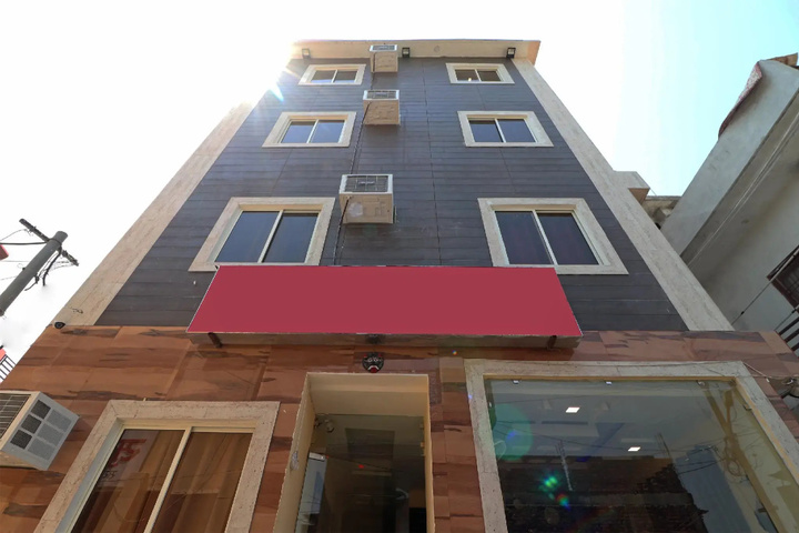 OYO 14801 Hotel Ganges Glory
