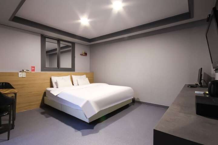 Room 37 of 121