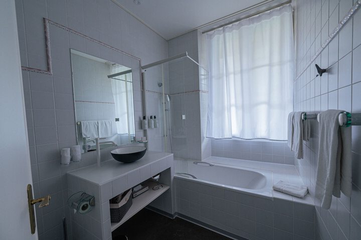 Room 65 of 105