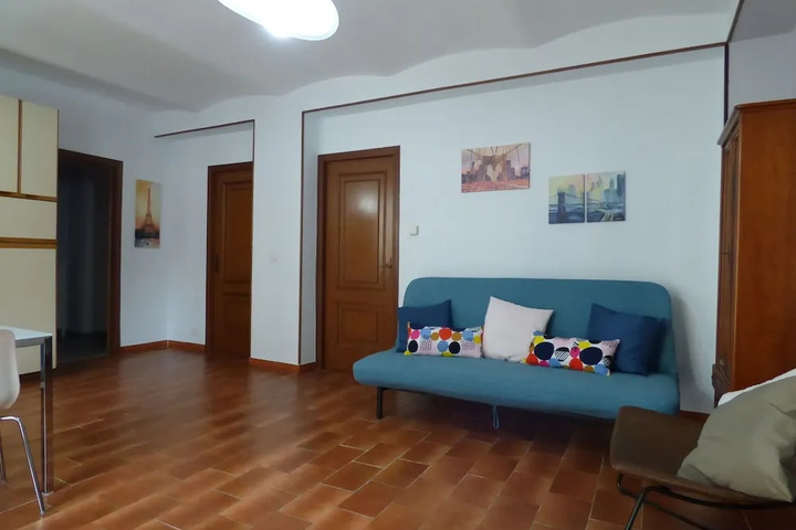 Room 2 of 17