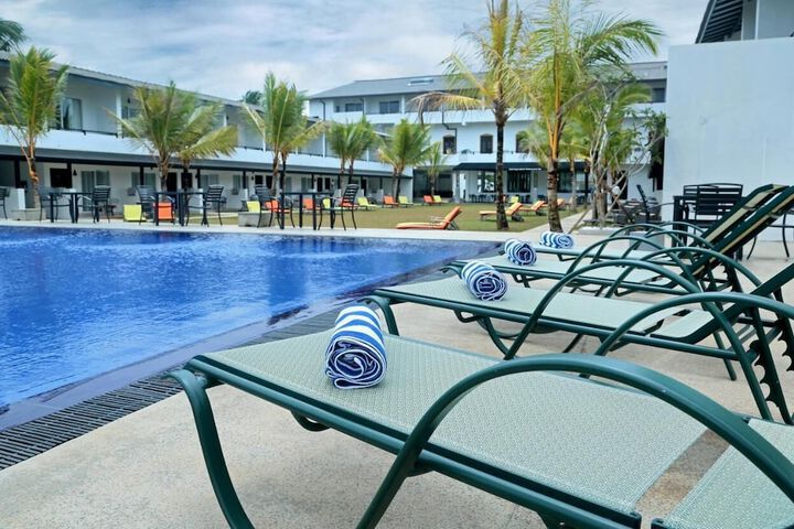 Pool 9 of 15