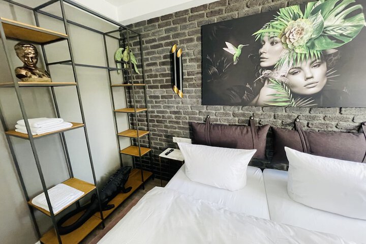 Room 18 of 63