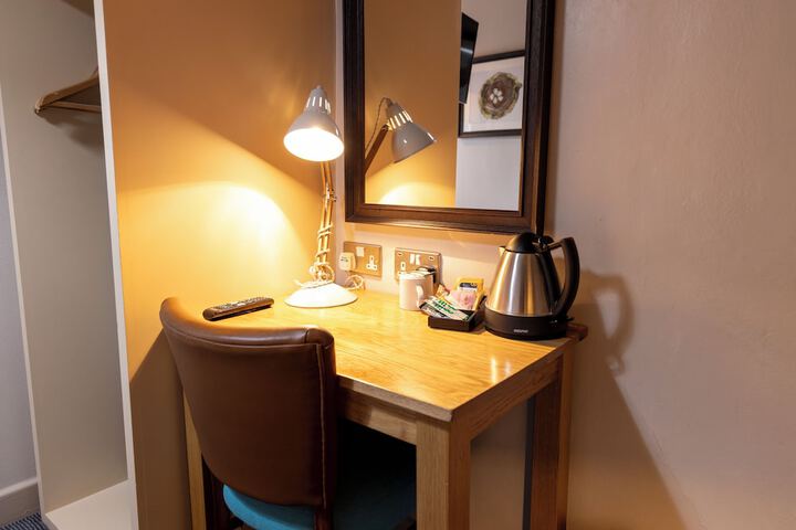 Room 2 of 40