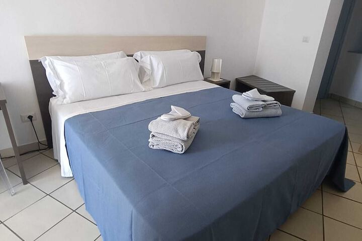 Room 15 of 110