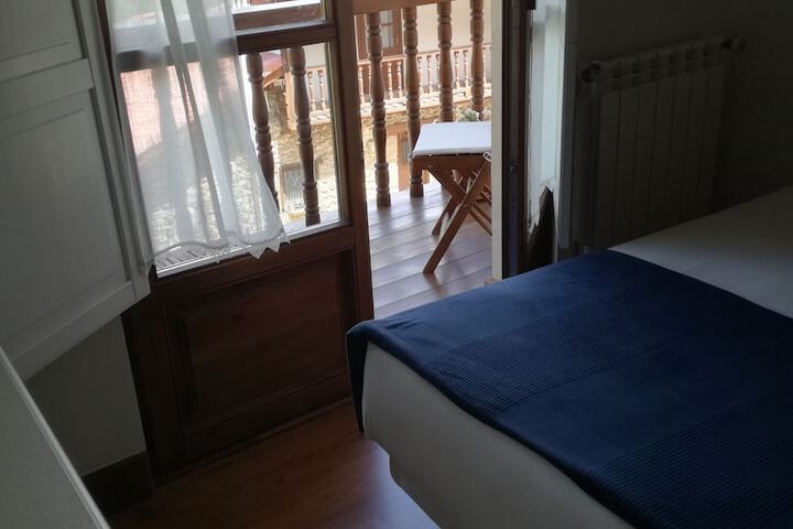 Room 8 of 13