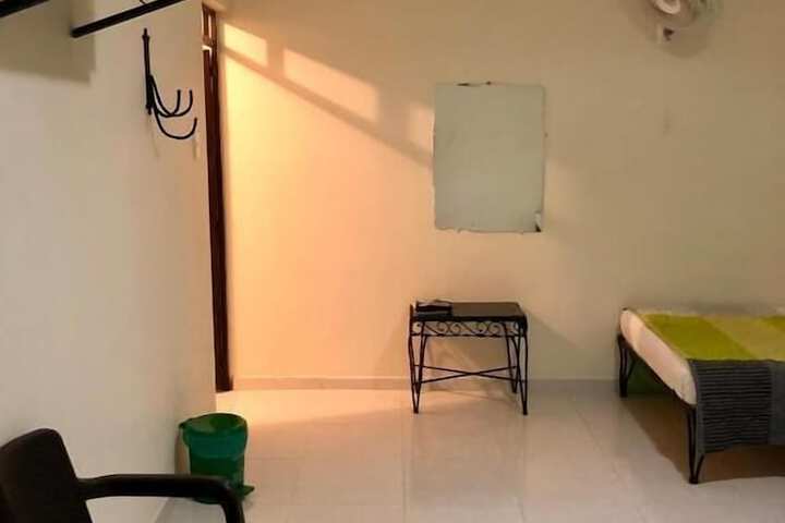 Room 5 of 22