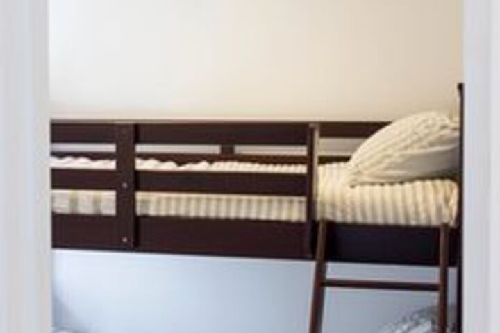 Room 13 of 21