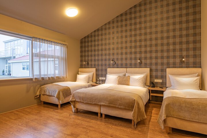 Room 5 of 227