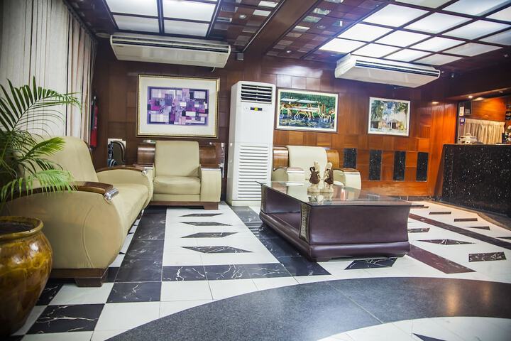 Guest Lobby