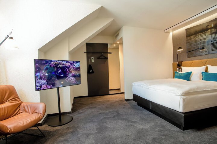 Room 10 of 41