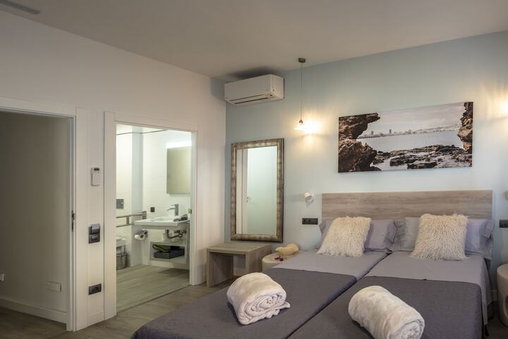 Room 5 of 48