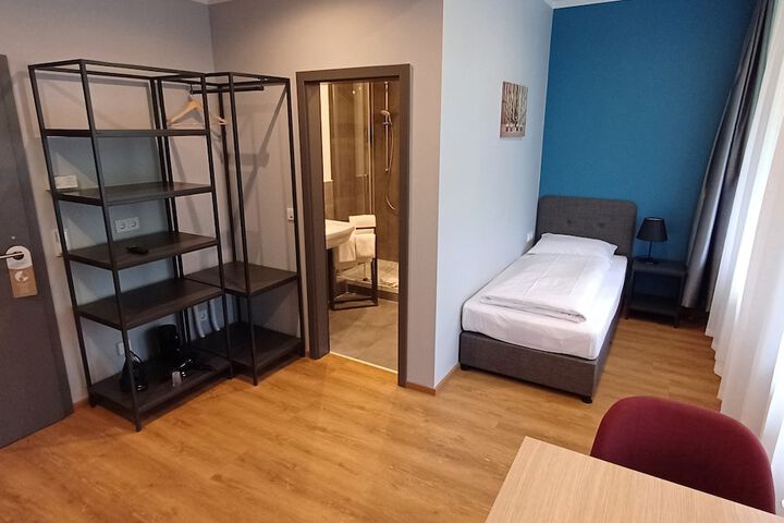 Room 44 of 87