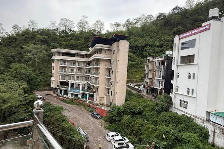 Hotel 64 of 69
