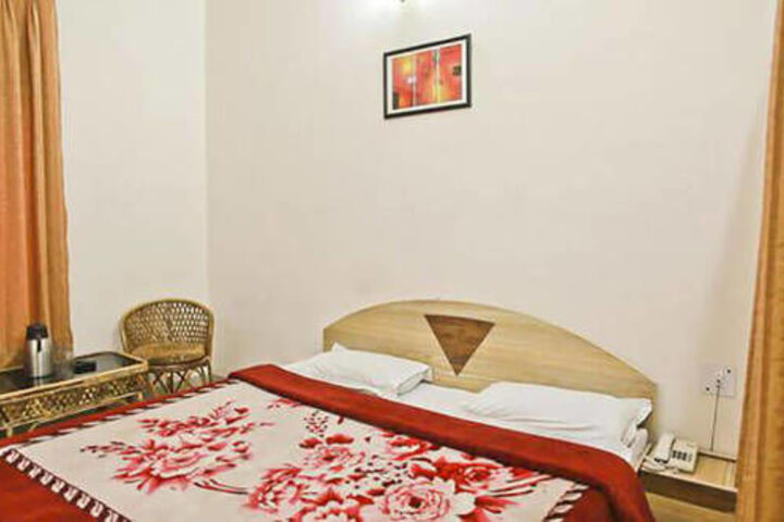 Room 6 of 7