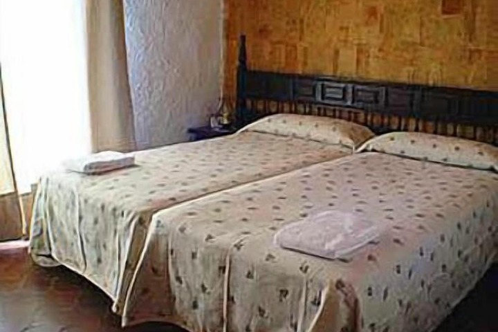 Room 8 of 48