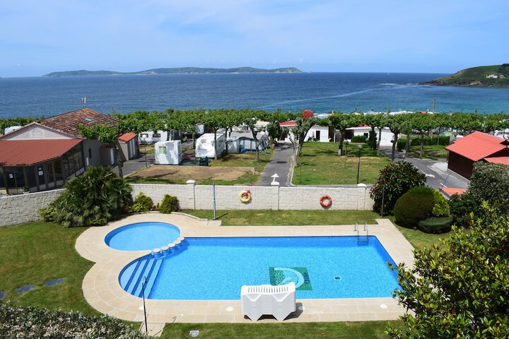 Hotel with Pool
