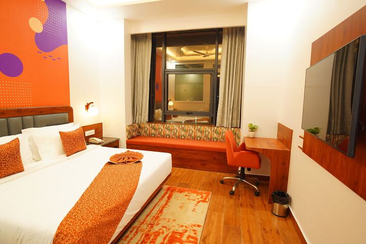 Room 14 of 34