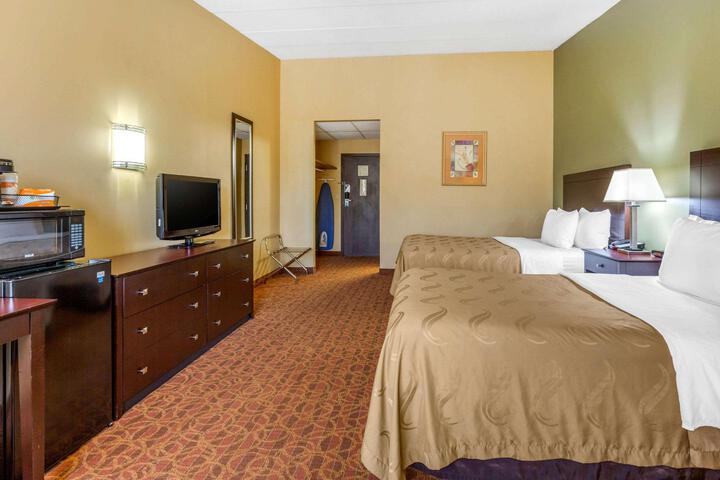2 Double Beds (8 of 8)