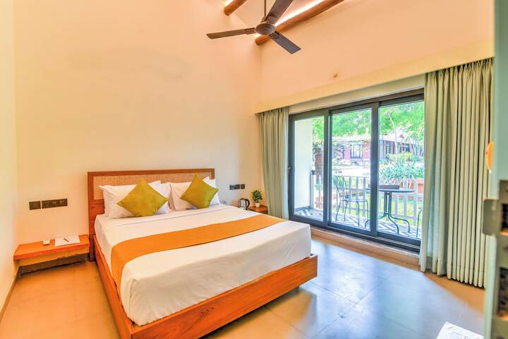 Room 4 of 65