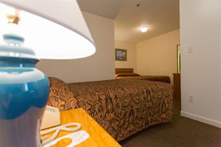 Room 17 of 36