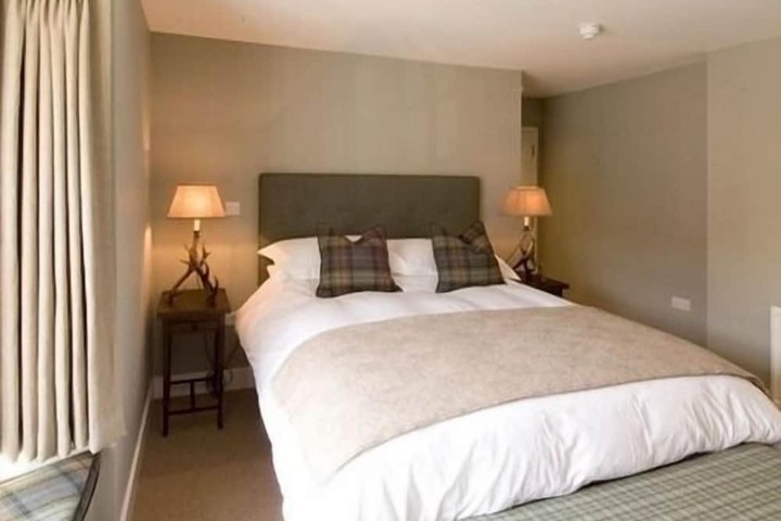 Room 2 of 14