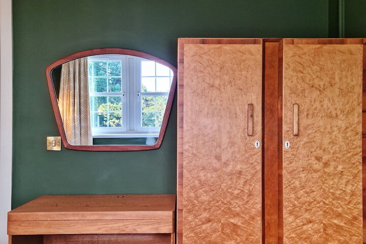 Room 28 of 46