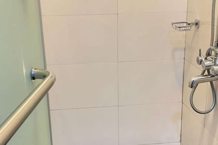 Room 10 of 19