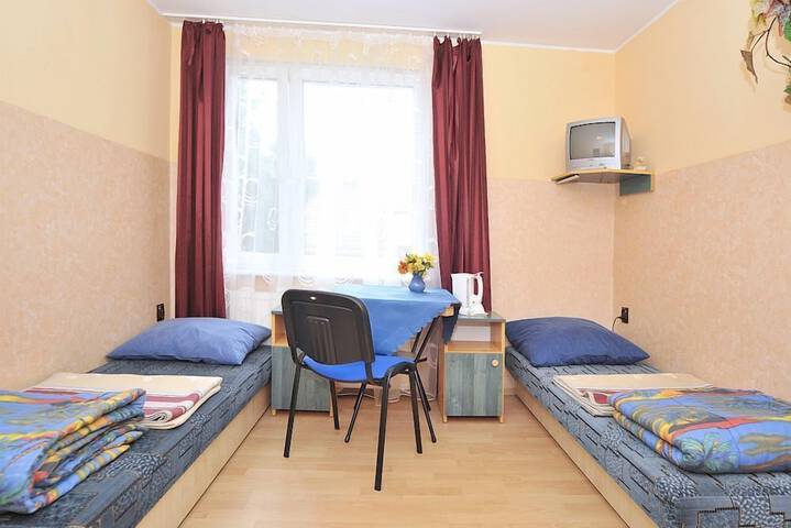 Room 6 of 18