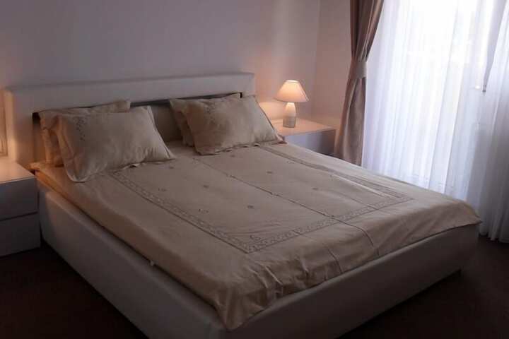 Room 8 of 58