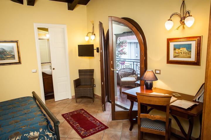 Room amenity
