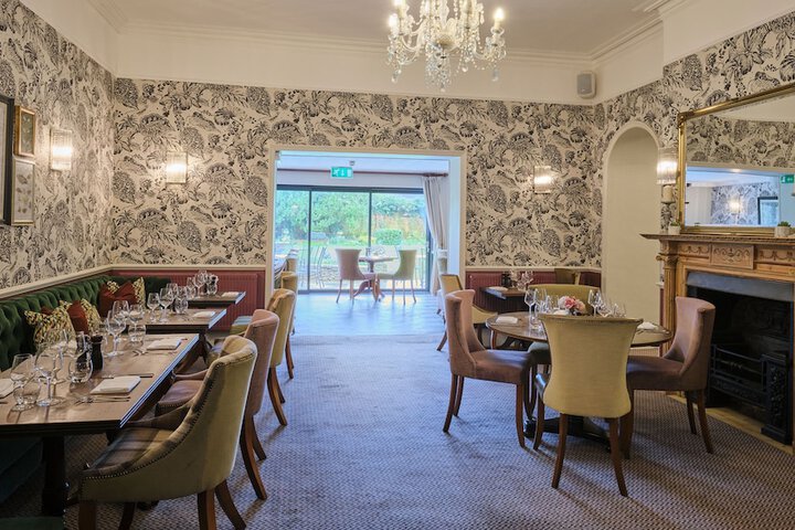 Dining 98 of 145