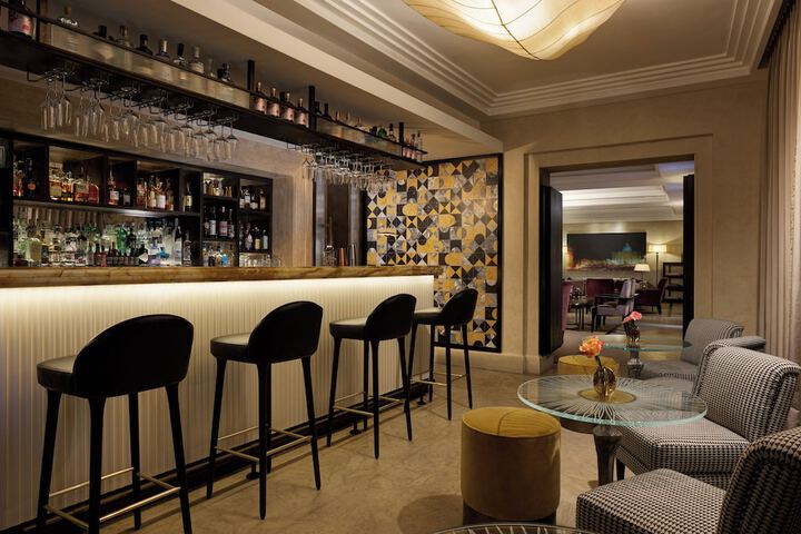 Lounge 426 of 533