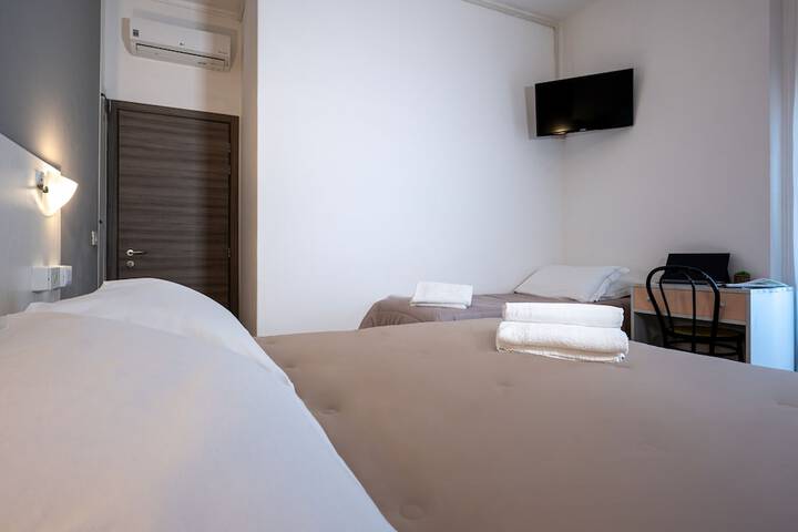 Room 7 of 37