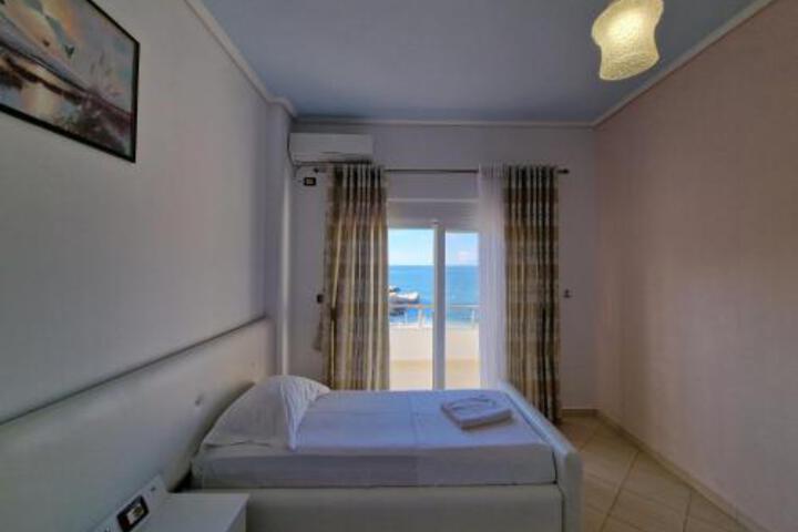 Room 3 of 75