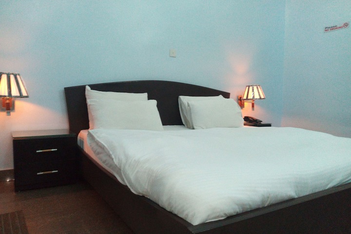 Room 6 of 24