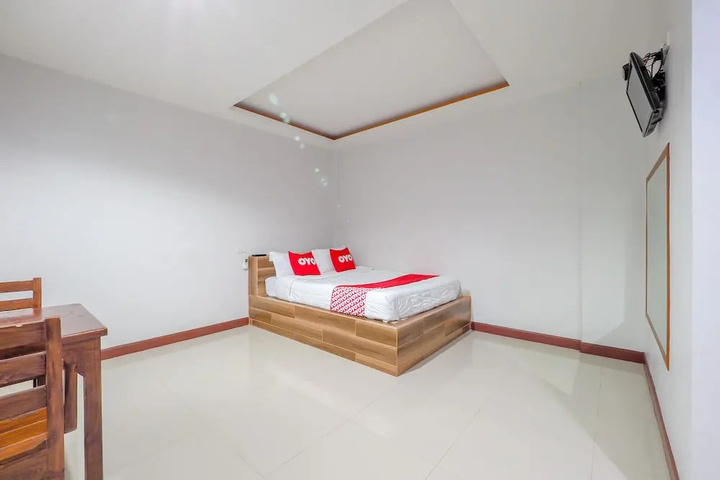Room 5 of 14