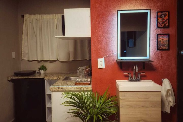 Room 28 of 64