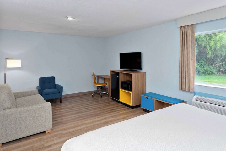 1 King Bed Studio Suite (8 of 8)