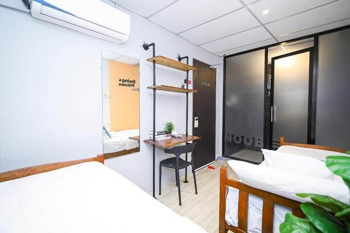 Room 17 of 26