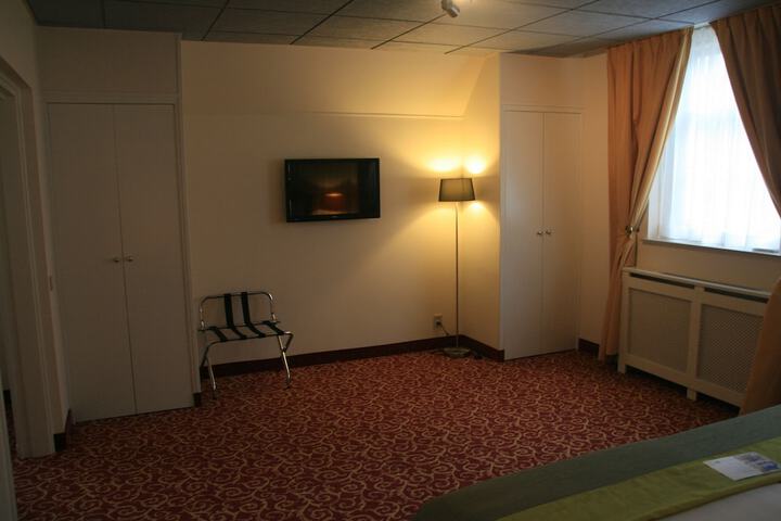 Room 79 of 105