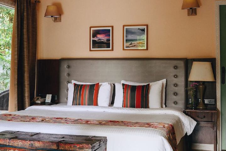 Room 18 of 203