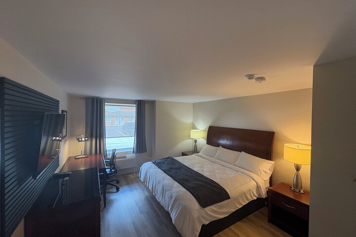 Room 12 of 33