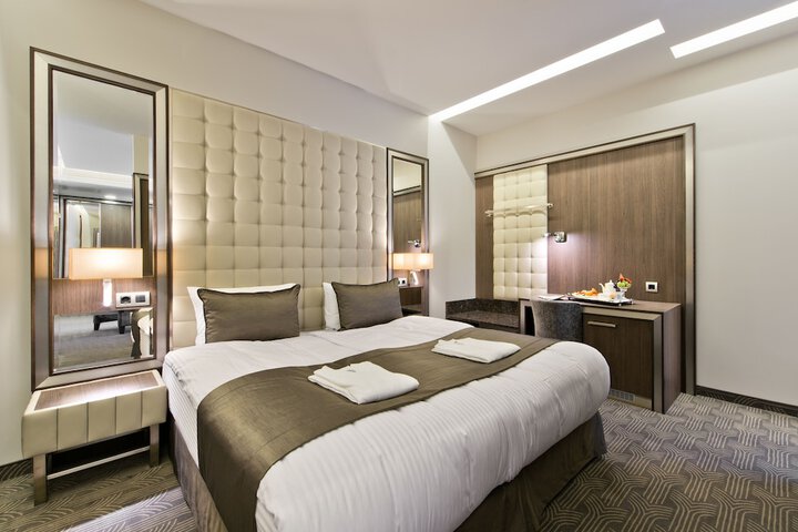 Room 15 of 70