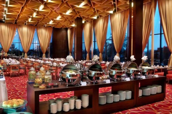 Dining Photos