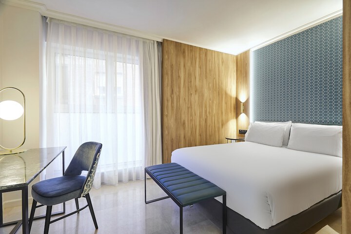Room 14 of 36