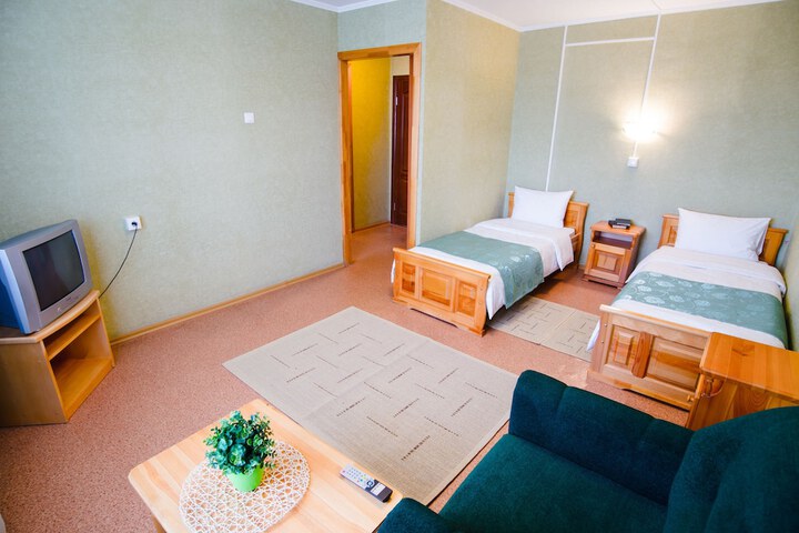 Room 10 of 64