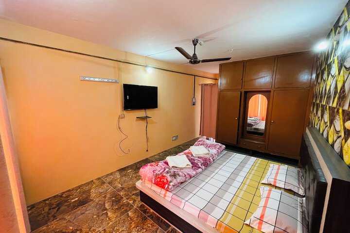 Room 2 of 17