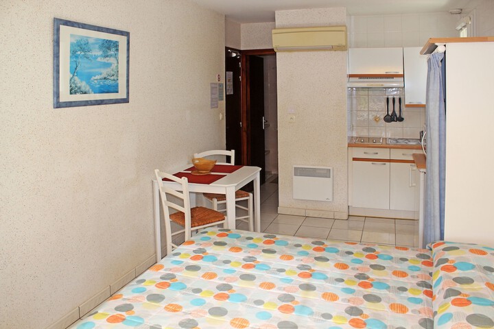 Room 9 of 50