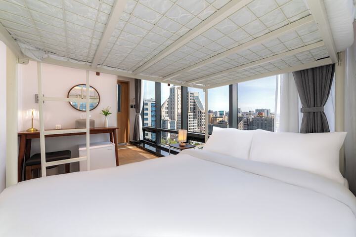 Room 63 of 130